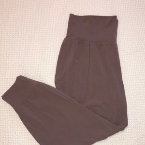Athleta Salutatuin Jogger